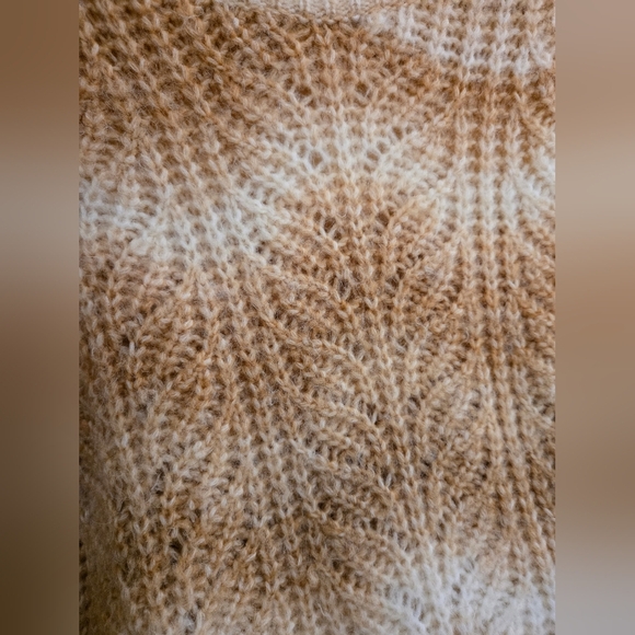 Caslon Size M Caramel and Cream Zig Zag Sweater - Picture 5 of 7